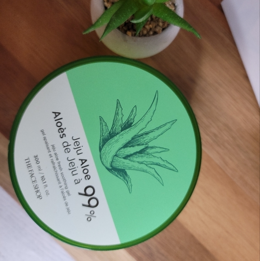 Avon The Face Shop Aloe Vera Gel